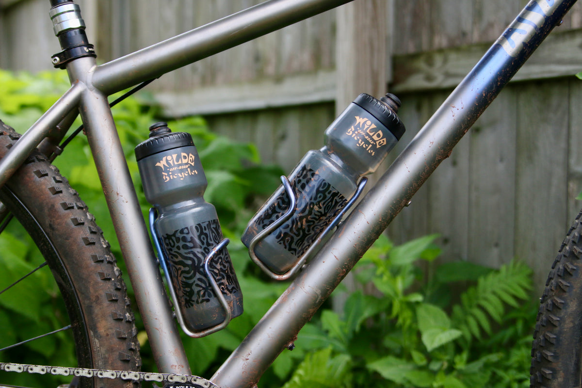 Aposematic 26oz Water Bottle