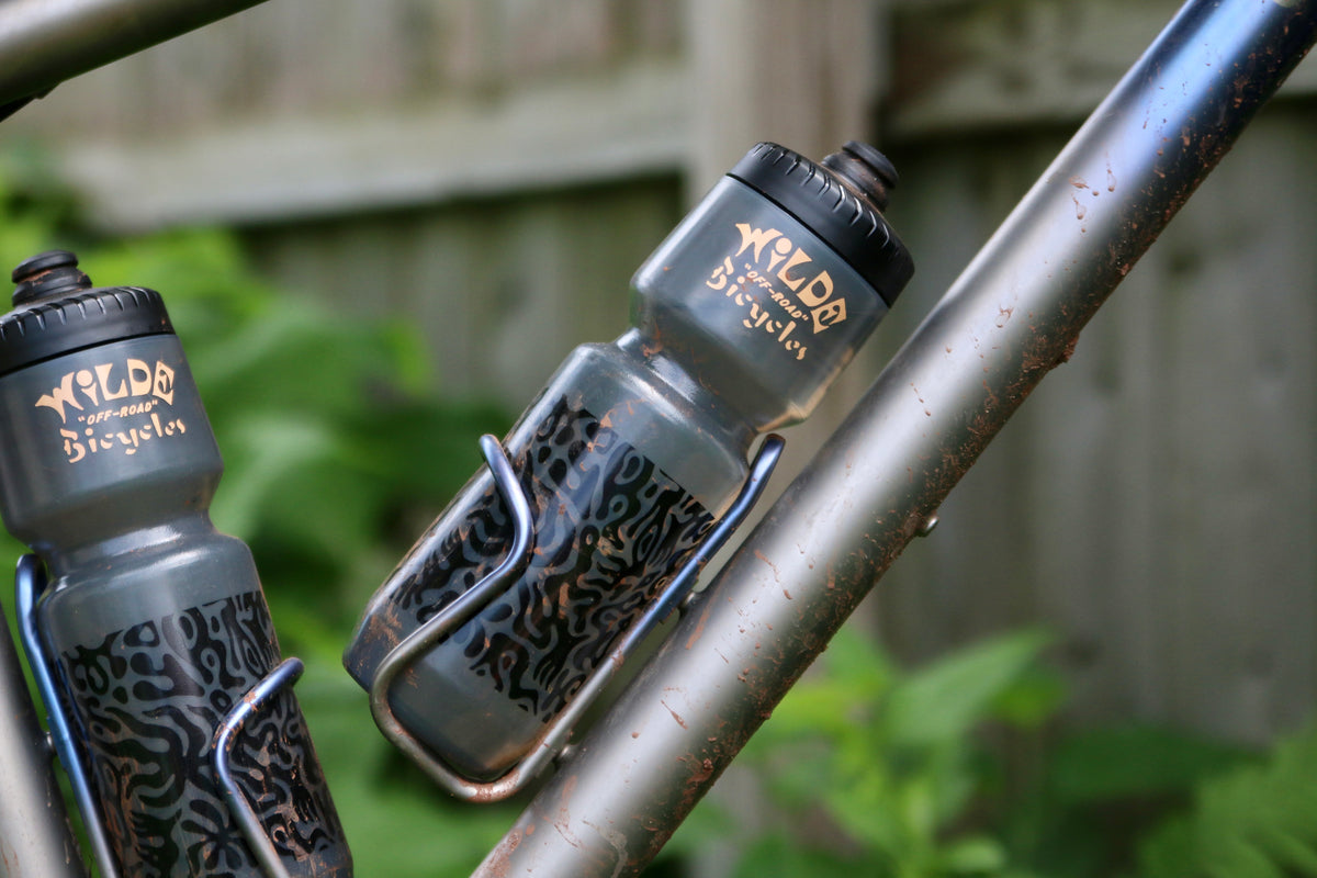 Aposematic 26oz Water Bottle