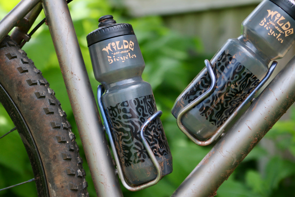 Aposematic 26oz Water Bottle